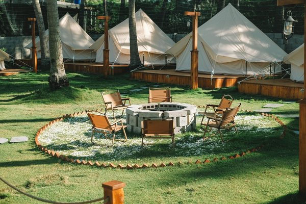 Maîtriser les Langues à l'Accueil du Camping : Astuces pour un Service Impeccable aux Clients Internationaux